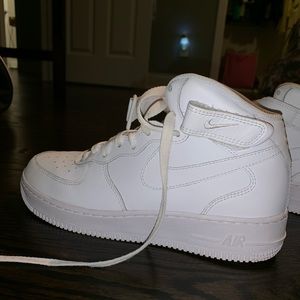 High Top Air Force 1’s 6.5Y